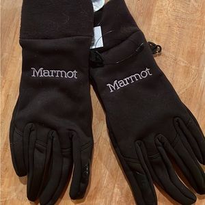 NEW WITH TAGS Marmot Fleece Women’s gloves